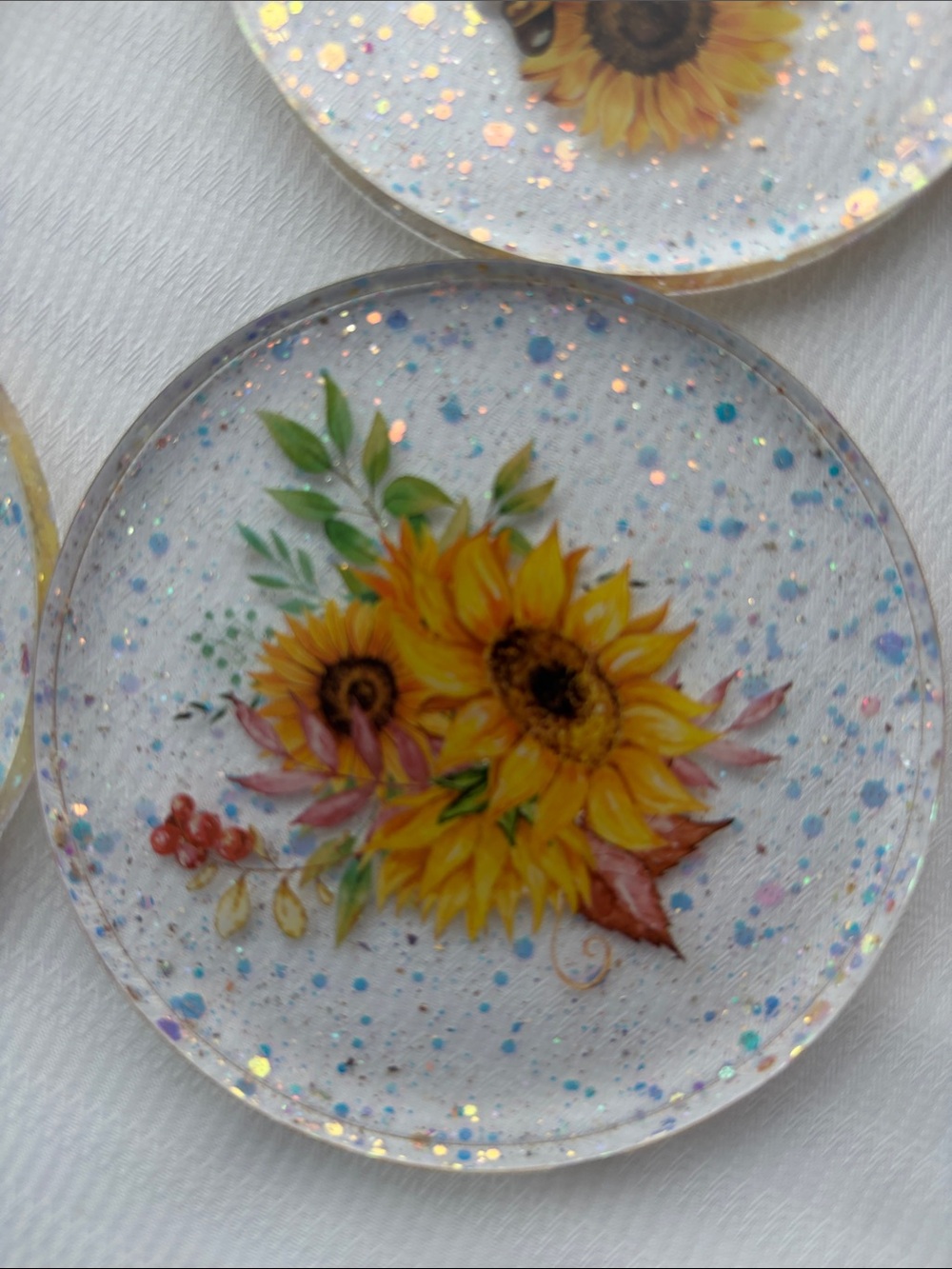 Handmade Set of 5 Sunflower Resin Coasters with Glitter - Picture 5 of 6